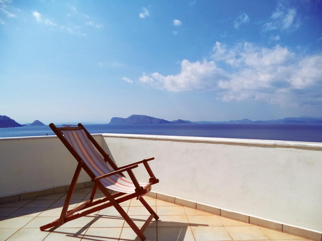 Vlichos Studio Apartment Hydra  Zimmer foto